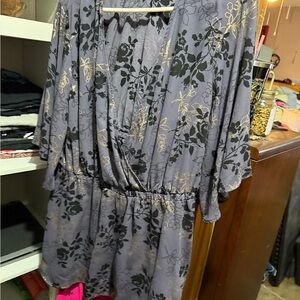 Torrid Floral Kimono Sleeve Blouse - Gray and Gold